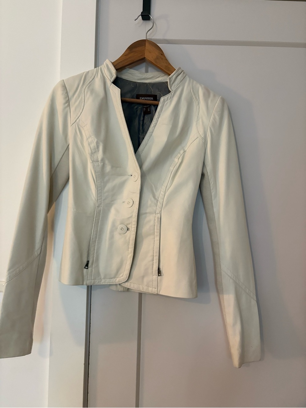 3XS (XXXS) Danier Cream Leather Button-Front Jacket
